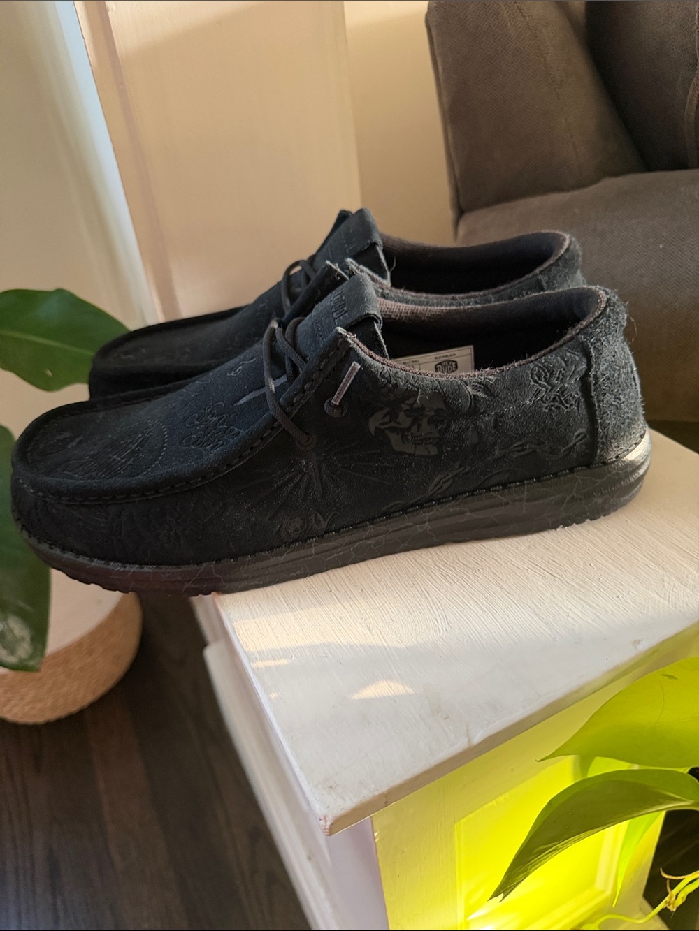 Jelly Roll Hey Dude Men's Black Suede Slip-On Lace-Up Loafers

(NEVER WORN) - Picture 4 of 4